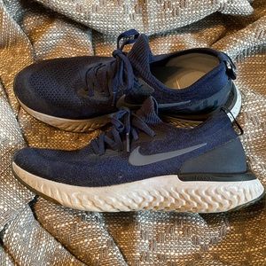 Nike Epic React Flyknit. Navy blue.